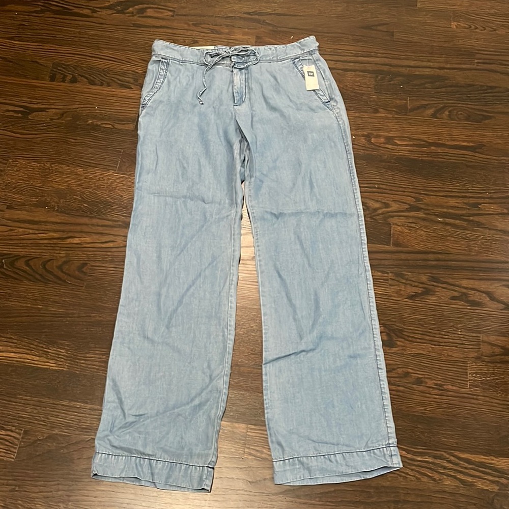 New with tags GAP size 4 super soft denim look lyocell beach pants